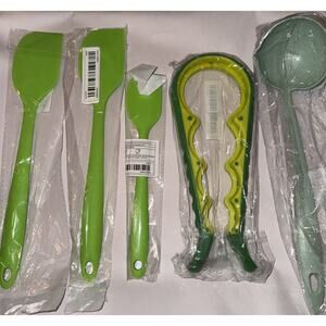 NWT Set Of Three Silicone Green Spatulas And A Jar/Bottle Opener With FREE Ladle
